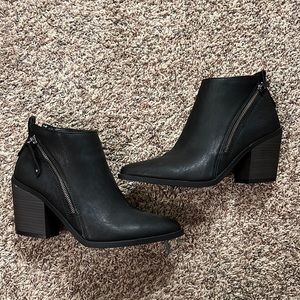 Heeled boots